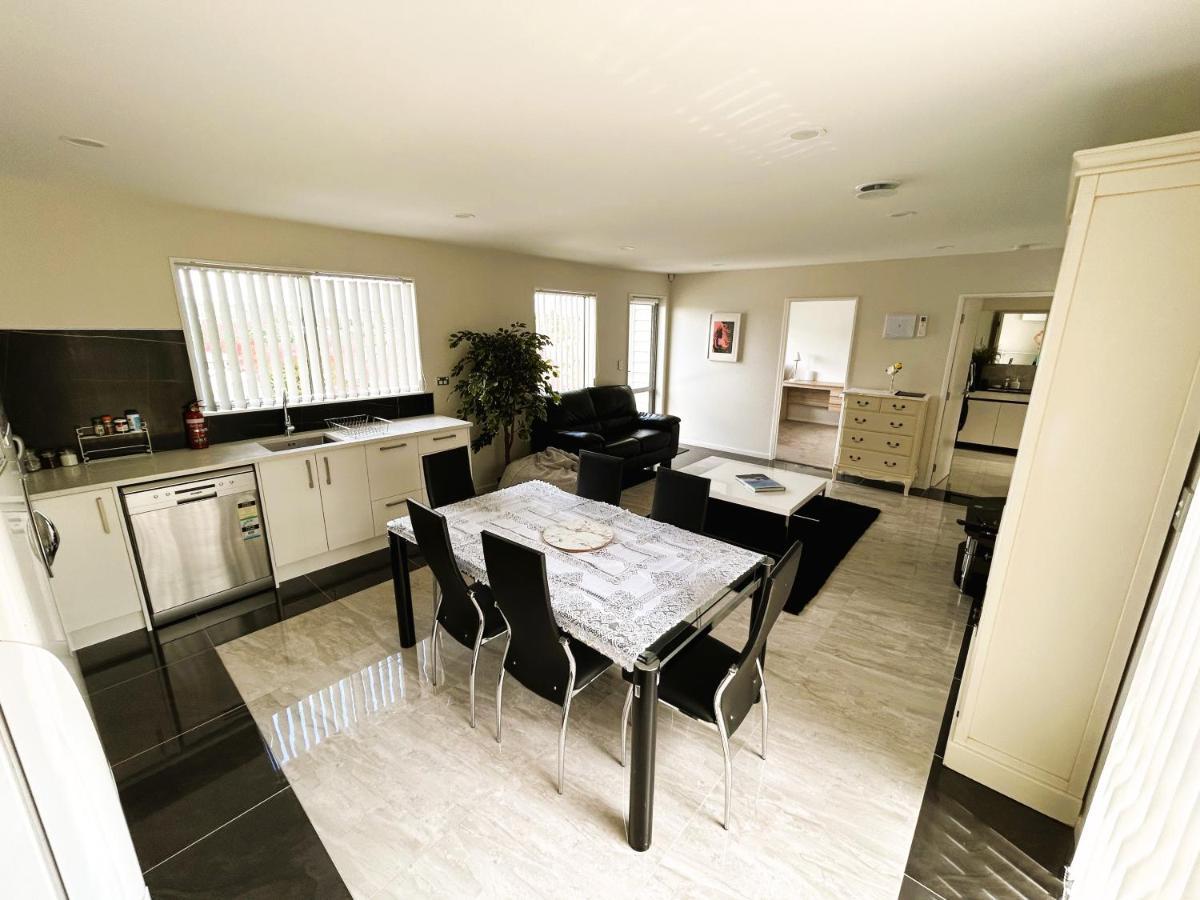 Cross Roads Apartment Pokeno Luaran gambar