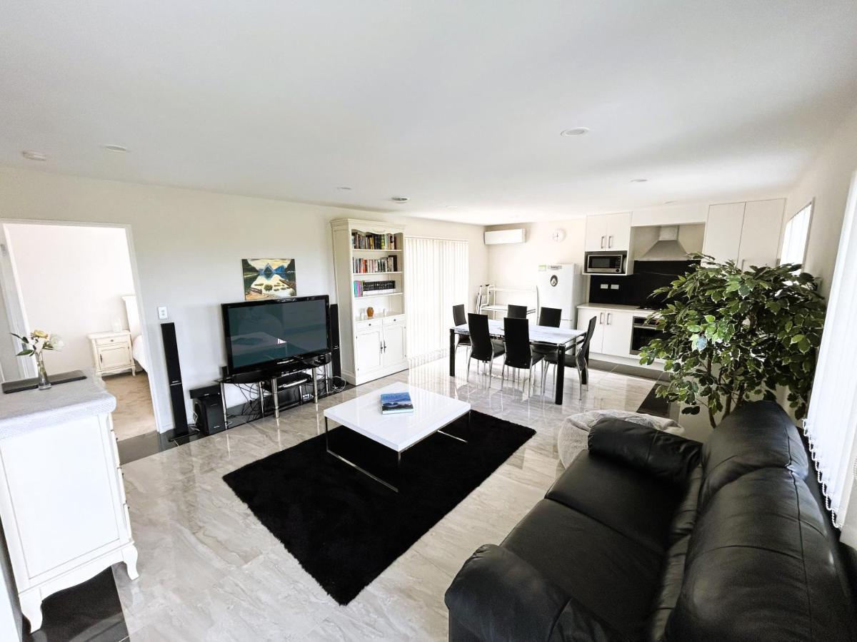 Cross Roads Apartment Pokeno Luaran gambar