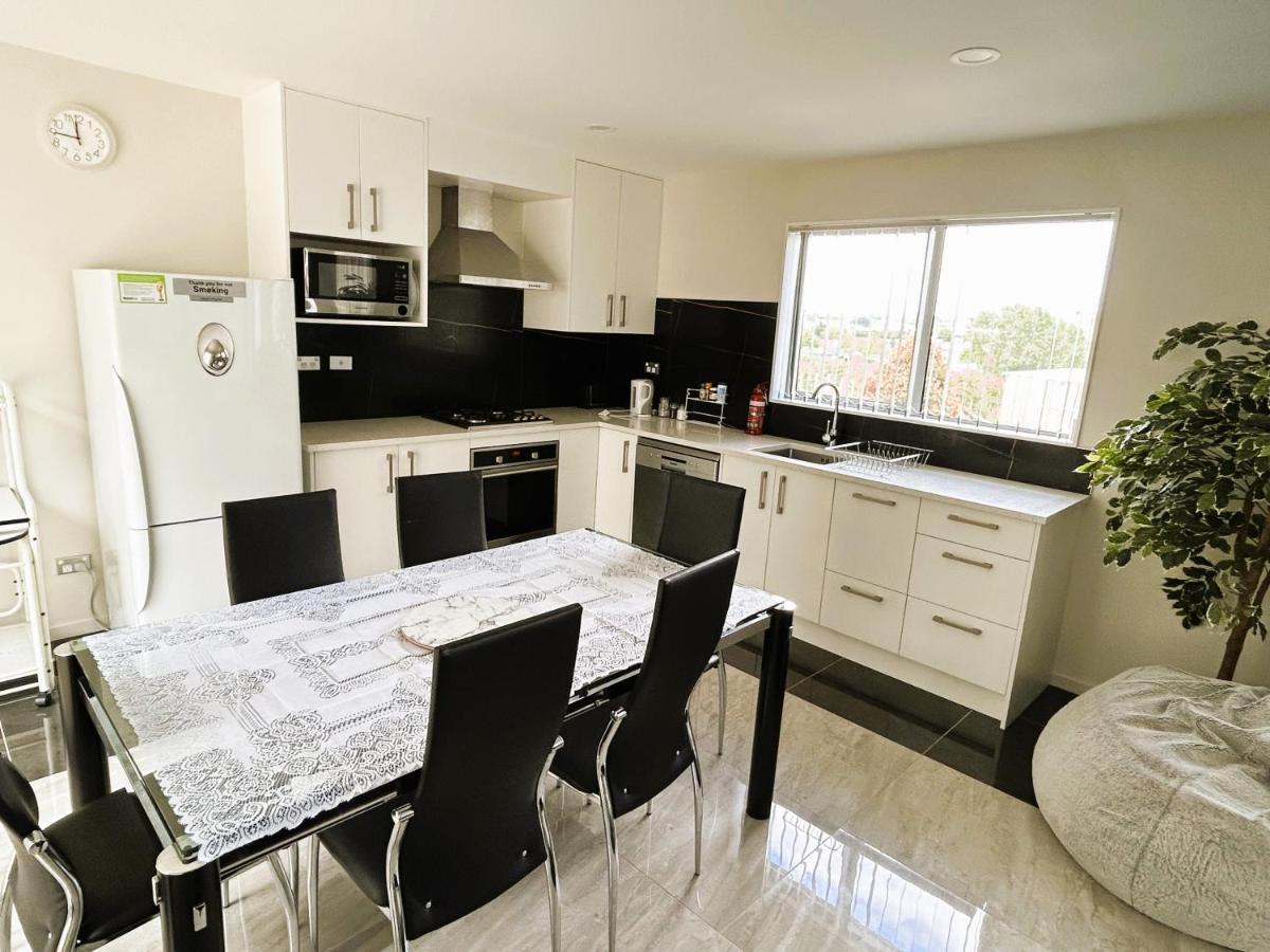 Cross Roads Apartment Pokeno Luaran gambar
